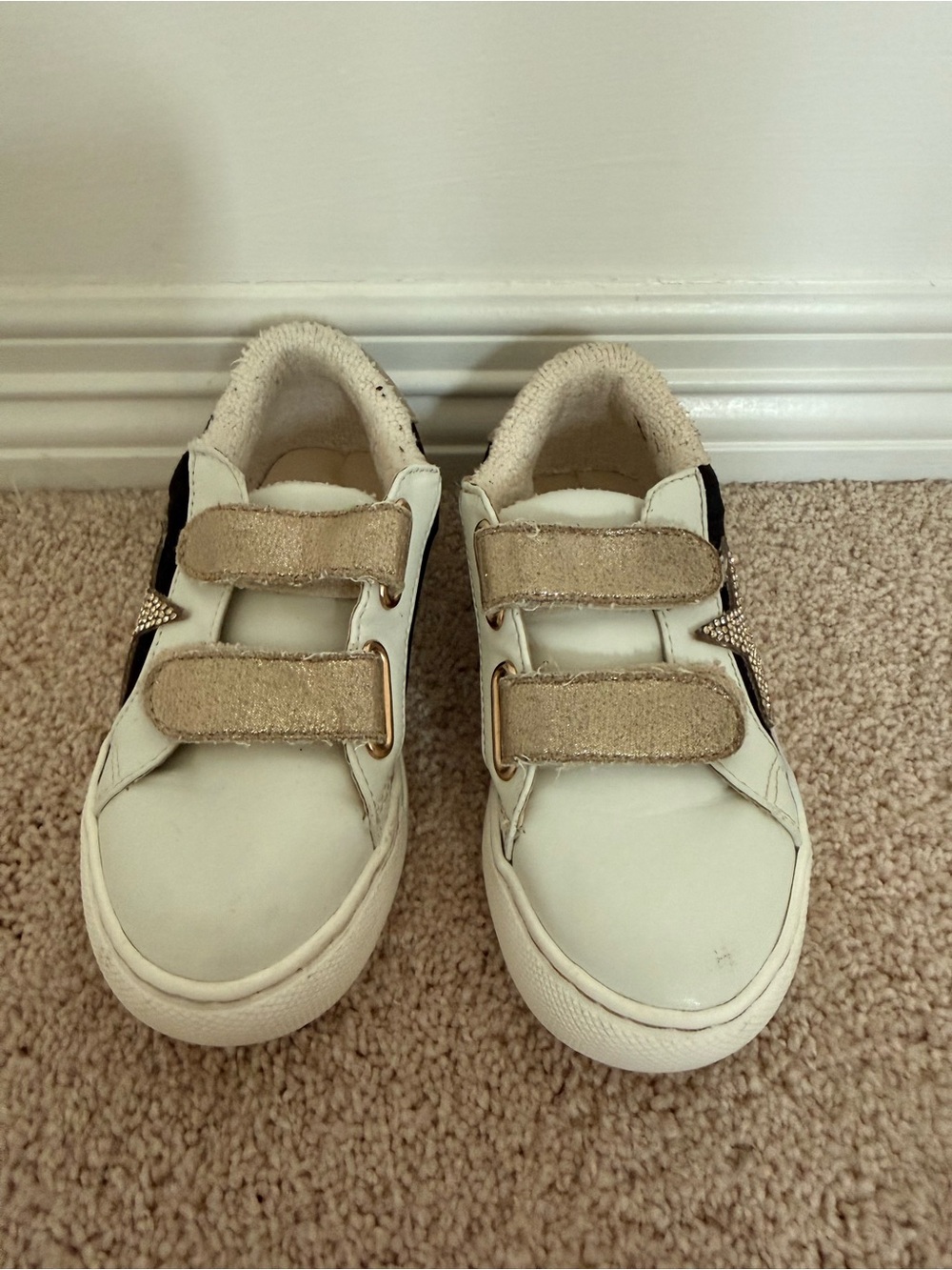 Steve Madden Trezume Girls Star Sneakers – Size 9 Toddler